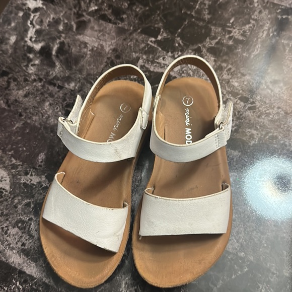 mini Moda, toddler girl, white sandals, used size 7 like new - Picture 2 of 2